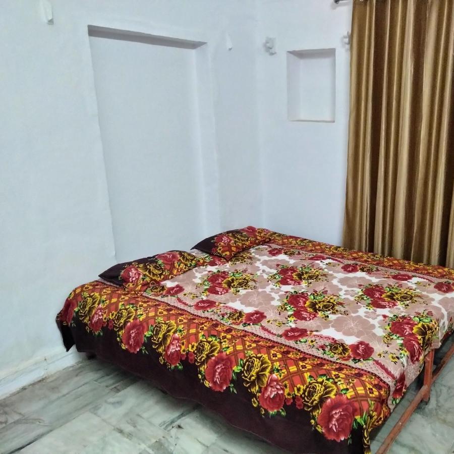 Shri Swami Sheetal Das Akhada B1-88 Assi , Near Pushkar Talab,Varanasi, Ashram Dharmshala Hotel ห้อง รูปภาพ