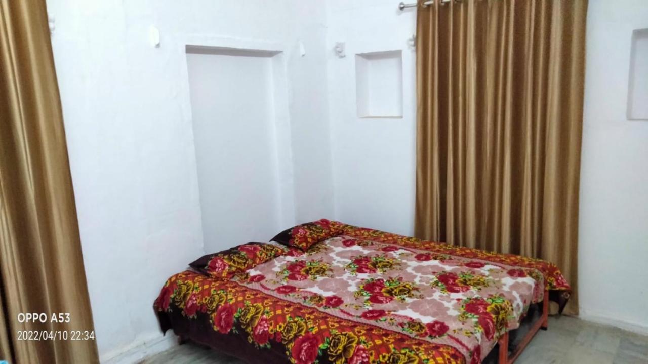 Shri Swami Sheetal Das Akhada B1-88 Assi , Near Pushkar Talab,Varanasi, Ashram Dharmshala Hotel ภายนอก รูปภาพ