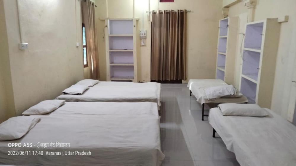 Shri Swami Sheetal Das Akhada B1-88 Assi , Near Pushkar Talab,Varanasi, Ashram Dharmshala Hotel ภายนอก รูปภาพ