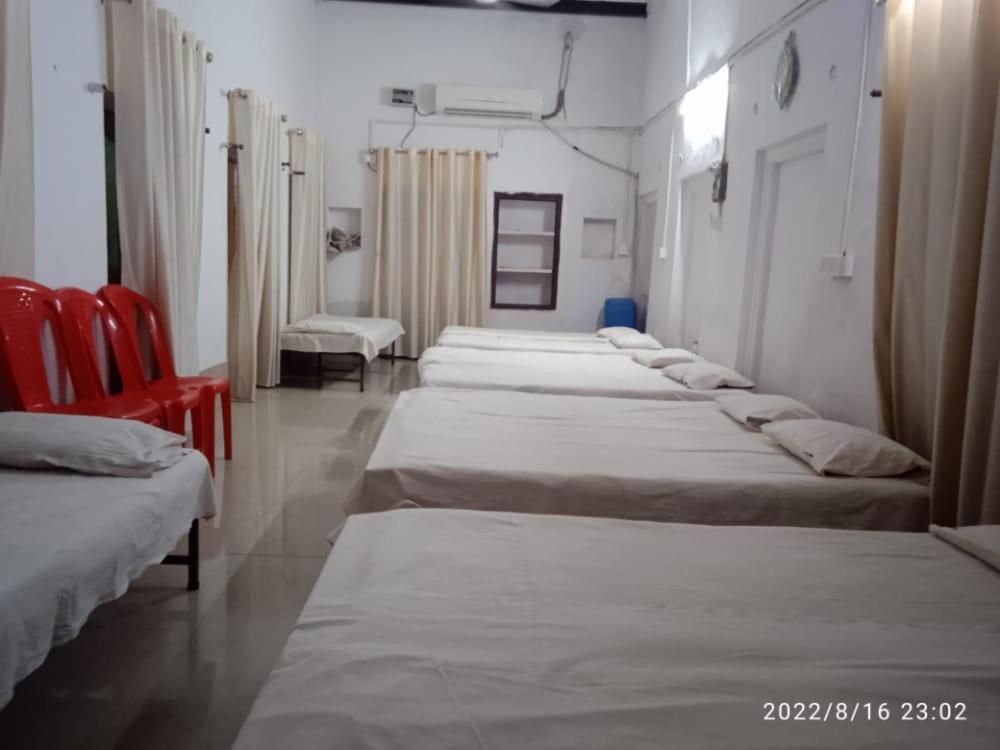 Shri Swami Sheetal Das Akhada B1-88 Assi , Near Pushkar Talab,Varanasi, Ashram Dharmshala Hotel ภายนอก รูปภาพ