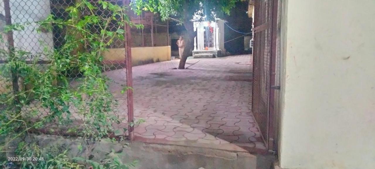 Shri Swami Sheetal Das Akhada B1-88 Assi , Near Pushkar Talab,Varanasi, Ashram Dharmshala Hotel ภายนอก รูปภาพ
